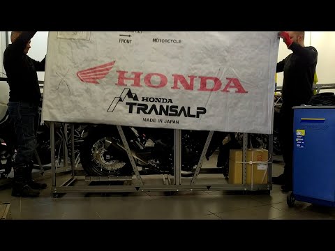 Видео: Забираю Honda Transalp 750 з салону, перший запуск.