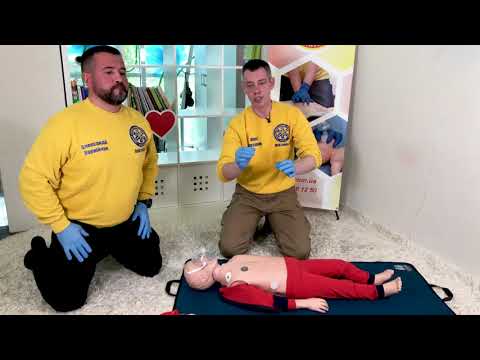 Видео: Сердечно Легочная реанимация Вдвоем, как правильно делать СЛР ВДВОЁМ (Часть 3)