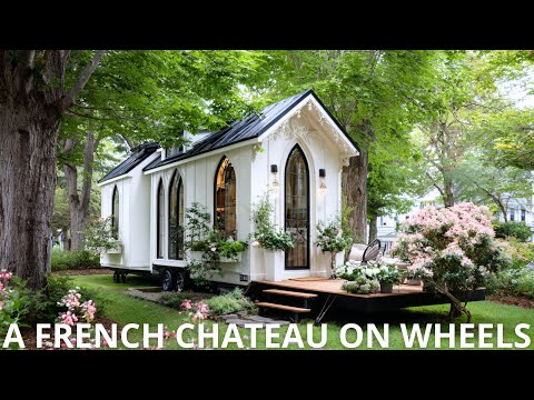 Видео: Этот французский крошечный дом на колесах похож на передвижной замок!