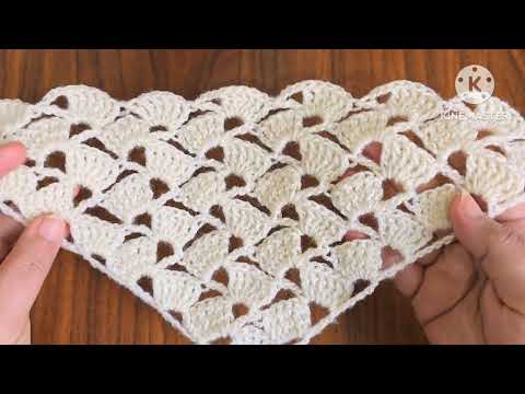 Видео: Как связать крючком простую и новую треугольную шаль с легким повторением ряда