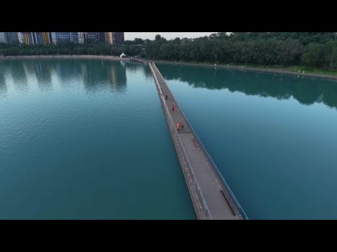 Видео: Алматыда Сайран су қоймасына қалқыма көпір салынды