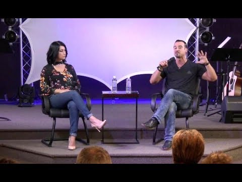 Видео: Пасторы Андрей и Светлана Шаповаловы "Вопросы и ответы"