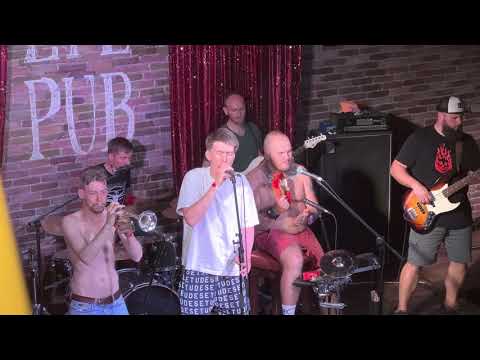 Видео: ЙОПШОУ — По Стингу (live, 2023)