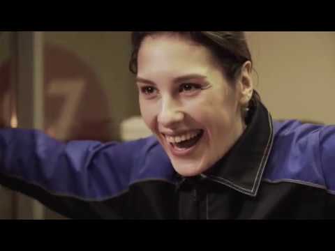 Видео: Ирина Горбачева становится авиатехником S7 Airlines