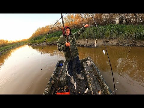 Видео: ПЕРЕКАТЫ ПРОСТО ЗАБИТЫ РЫБОЙ!!! ЧТО НЕ ПОДЪЁМ- ТО ЕСТЬ! Рыбалка на паук сплавом по реке