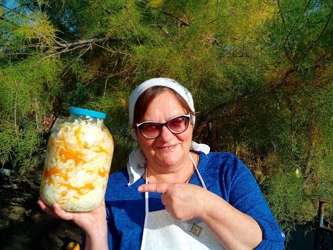 Видео: Капуста по-корейски в банке. Быстрый рецепт!