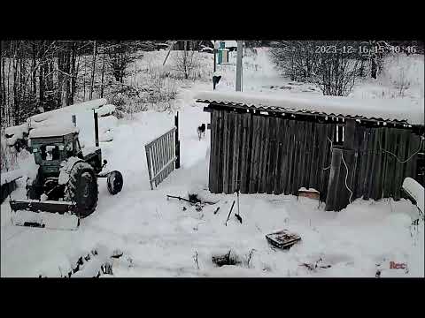 Видео: Чистили снег, Я и трактор.