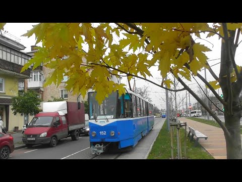 Видео: Посигналил фарами и звонком приветливый водитель трамвая Tatra KT4SU №152. Осень. 27.11.2020. FHD.