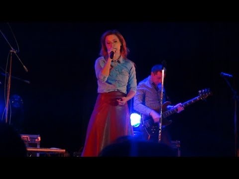Видео: Концерт Юлии Савичевой в Златоусте 29.10.2013 #1