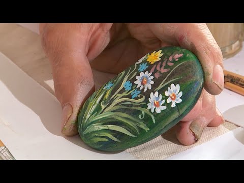 Видео: "Игры узоров" - роспись по камню. Часть 2 (Бийское телевидение)