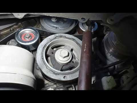 Видео: Замена натяжного ролика Lexus ES350 2008 года (2007-2016)