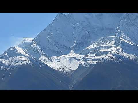Видео: Трек вокруг Аннапурны, к озёрам Ice Lake и Тиличо.