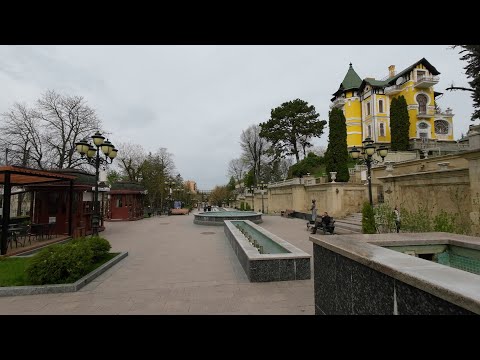 Видео: Кисловодск. Прогулка по Курортному бульвару, парку и пр. Ленина. 2 апреля 2025 г.