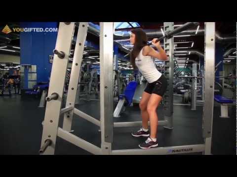 Видео: Фитнес. Упражнения для ног. Приседания.