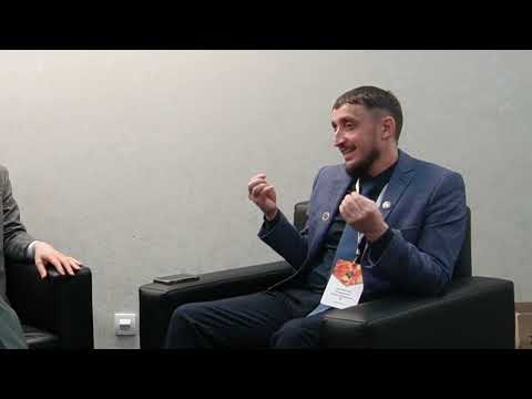 Видео: Алтайский пчеловод Владимир Зырянов о туризме, волонтерах на пасеке, медовых сомелье и конкурсе меда