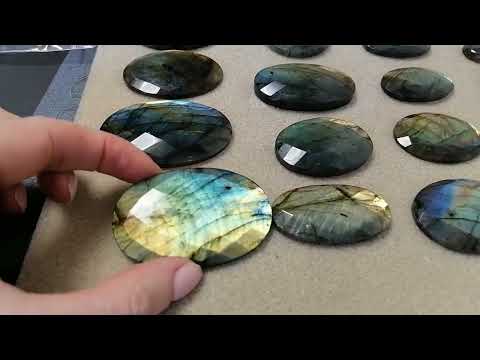 Видео: Пришла посылка с ЛАБРАДОРОМ.