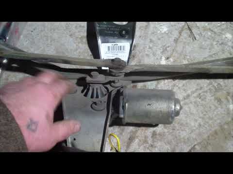 Видео: Как самому снять и заменить трапецию передних дворников на ВАЗ 2108, 2109, 21099, 2113, 2114, 2115