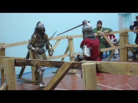 Видео: Поединок одноручный меч. 2015 12 19