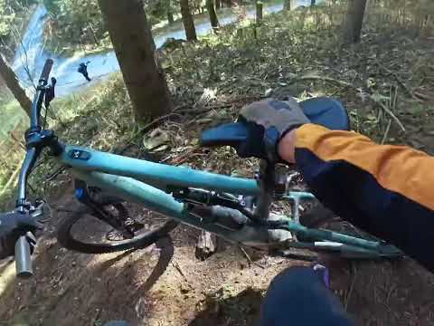 Видео: Schöckl Trail #specialized  мой зеленый руль 