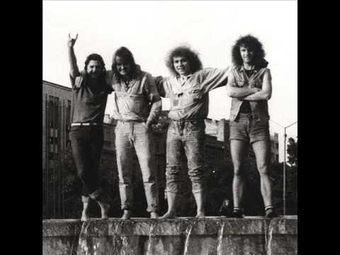 Видео: Клиника -  Любит метал 8"А"