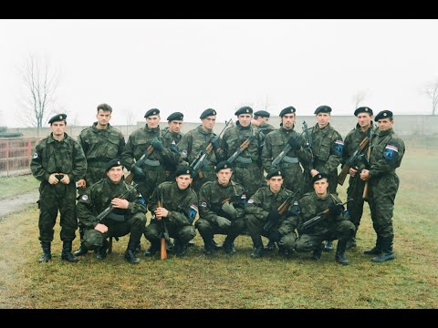 Видео: Формирање маневарске бригаде ДК Вукови са Дрине, Власеница, 2.12. 1995.