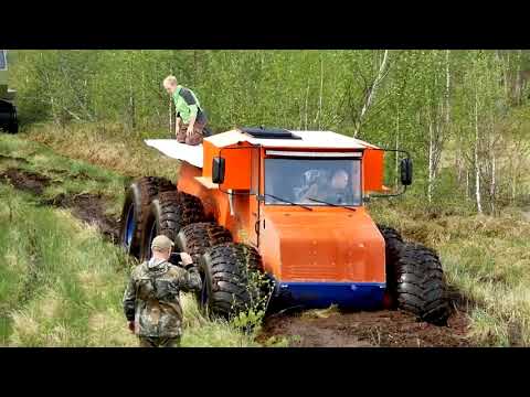 Видео: Битва вездеходов на болоте