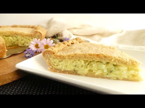 Видео: Вкуснейший луковый пирог с сыром! Закусочный пирог на праздничный стол!