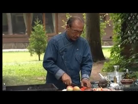 Видео: Откидной плов. Соус хареш из персиков