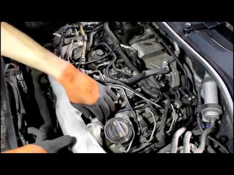 Видео: Ошибка P2015 замена ремкомплекта вихревых заслонок на АУДИ Q7 2008 AUDI Q7 3,0 дизель 3часть