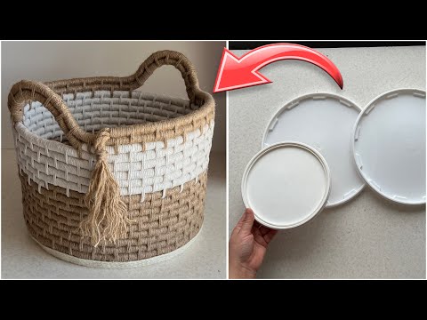 Видео: КРЫШКА ОТ ПЛАСТИКОВОГО ВЕДРА ПРИГОДИЛАСЬ ПРИ СОЗДАНИИ НОВОЙ КОРЗИНЫ | DIY BASKET 🧺