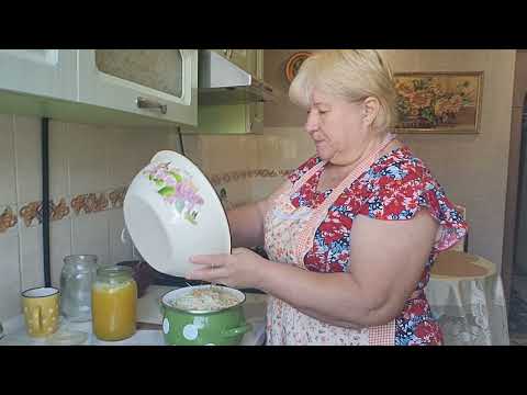 Видео: Пельмени в заморозку. Заквасила капусту с медом.