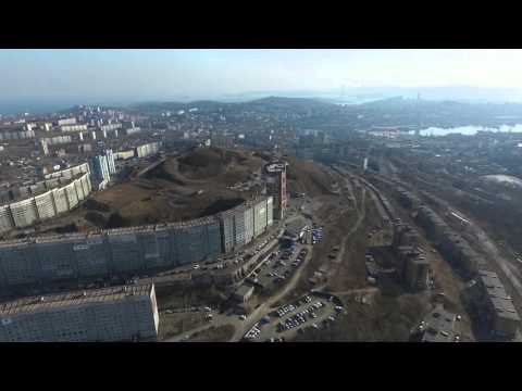 Видео: Полет над сопкой Комарова во Владивостоке.