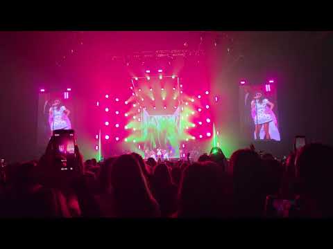 Видео: Zivert в Кишинёве 21.10.2025_16