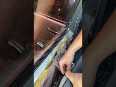 Видео: Замена задний стеклоподъемник Мерседес w210