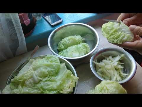 Видео: як я пару окропом капусту на голубці на зиму ...