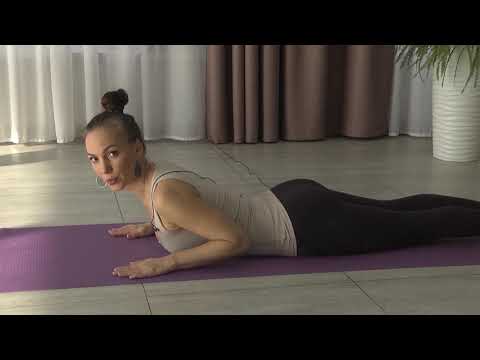 Видео: Поза "Кобры"- нюансы выполнения для здоровья