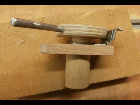 Видео: Зажимы для рабочего и фрезерного стола. Clip details in woodworking.