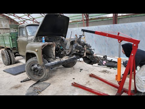 Видео: Редкий ГАЗ-52. Едем за новым двс и находим ЗИЛ-4972!