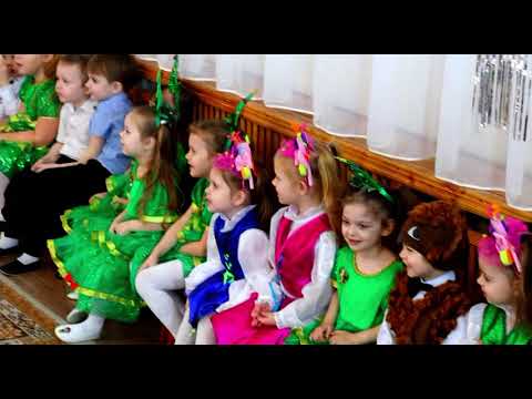 Видео: Лисичка и валенки. Новогодний праздник в средней группе.