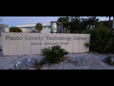 Видео: Коммерческое здание, здание ИТ-отдела в Дейд-Сити, Флорида. Удаление ос с помощью пристройки на 3...