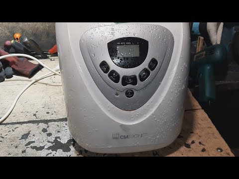 Видео: Хлебопечка CLATRONIC гудит, но не крутит - РЕМОНТ.