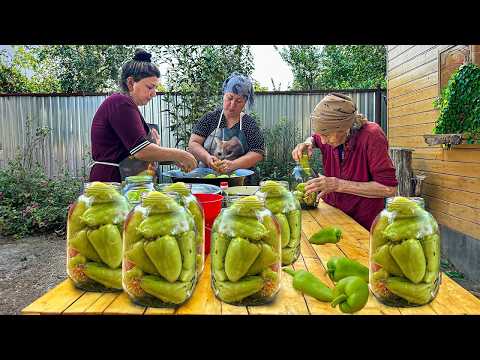 Видео: Традиционные домашние маринованные зеленые перцы | Незаменимая вещь на зимней кухне!