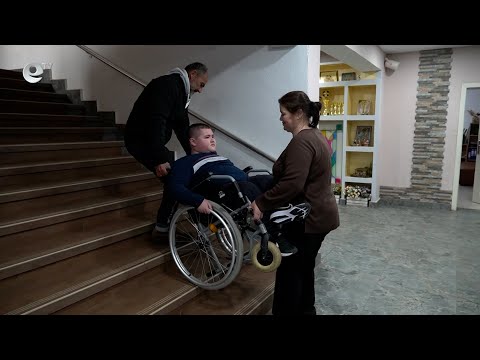 Видео: Училище в Кърджали с кауза за изграждането на асансьор за ученик с двигателни проблеми