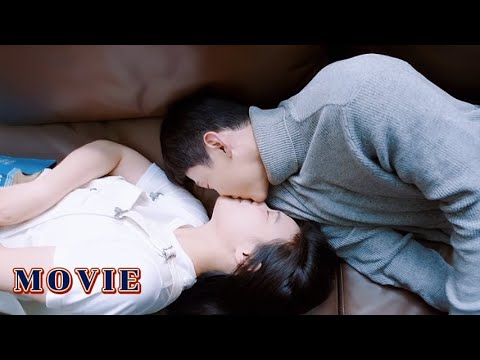 Видео: "Я не твоя цепь" 💔 Она получила работу мечты, но сомневалась… поцелуй полицейского растрогал всех😭