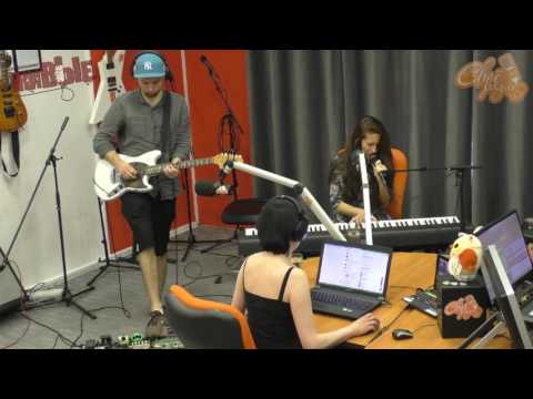 Видео: Мария Чайковская - Пистолеты и розы