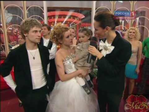 Видео: Танцы со звездами. Александр Головин и Ксения Бородина