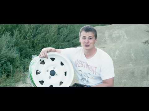 Видео: 13. VW Golf GTI за 45.000! Поменял резину и диски на R15!!!