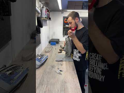 Видео: Ремонт ходовых огней Hyundai Santa Fe