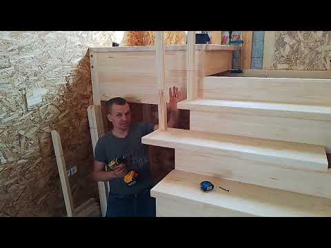 Видео: Деревянная лестница на косоурах.