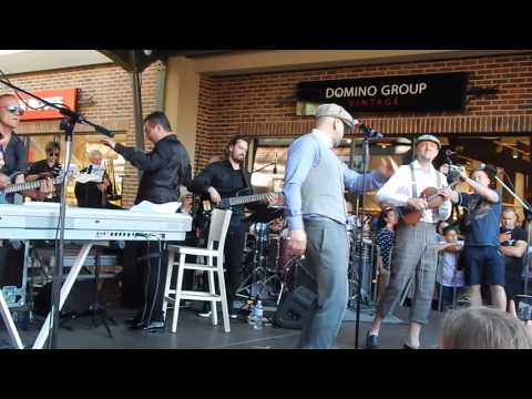 Видео: Полиграф ШарикOFF (Серёга), гелик Вани )) Мануфактура, Киев, 11.06.2017